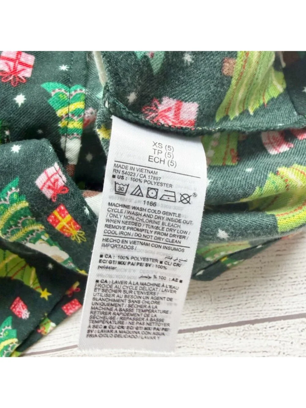Old Navy Christmas Tree Pajama Set Buttoned Collared Green XS 5
